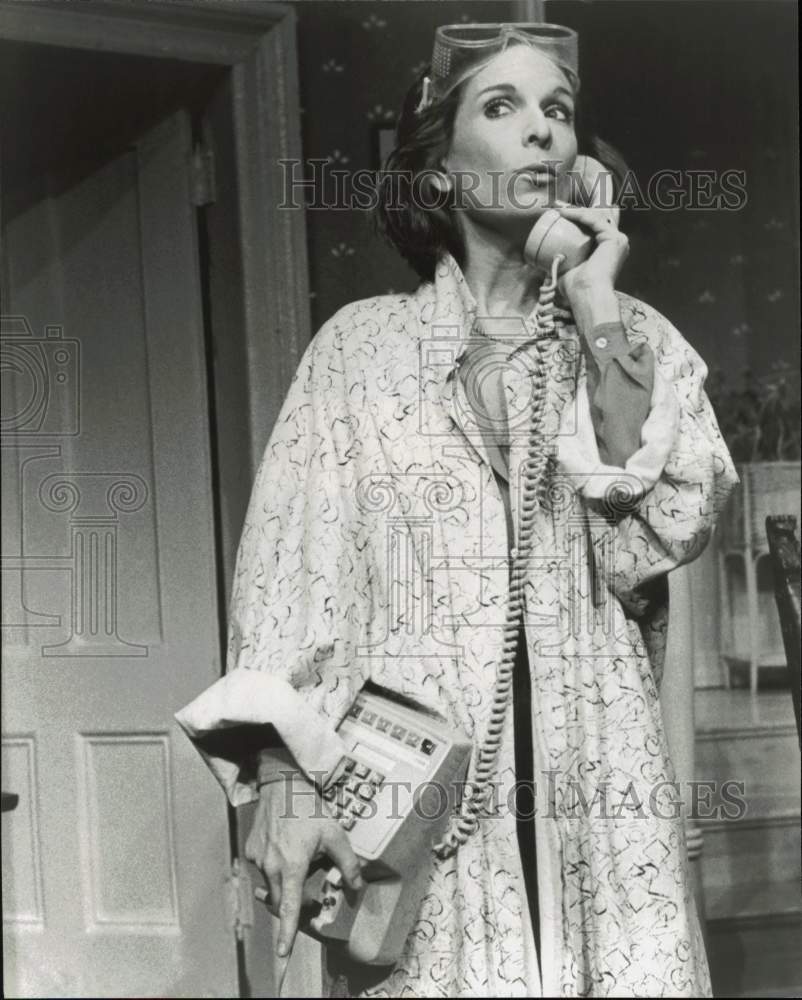 1991 Press Photo Catherine Russell in a scene from "Perfect Crime." - srp03923