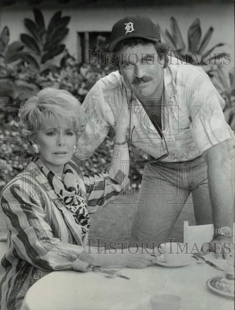 Load image into Gallery viewer, Press Photo Actor Tom Selleck &amp; Co-Star - srp04532
