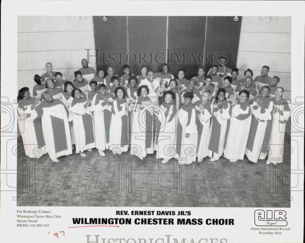 1997 Press Photo Reverend Ernest Davis Jr.&#39;s Wilmington Chester Mass Choir- Historic Images