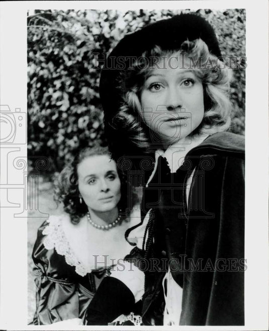 Press Photo Felicity Kendal & Sinead Cusack in "Twelfth Night" - srp09549