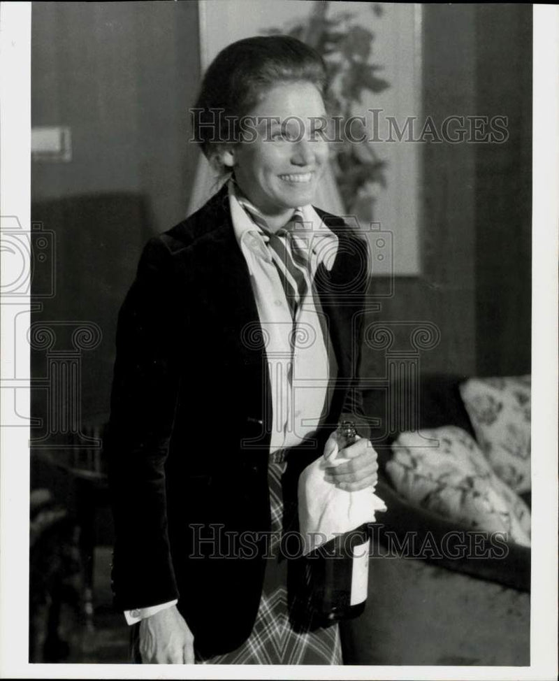 Load image into Gallery viewer, 1977 Press Photo Actress Trish Van Devere - srp09605
