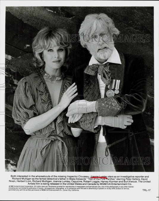 1982 Press Photo Joanna Lumley & Richard Mulligan in "Trail of the Pink Panther"