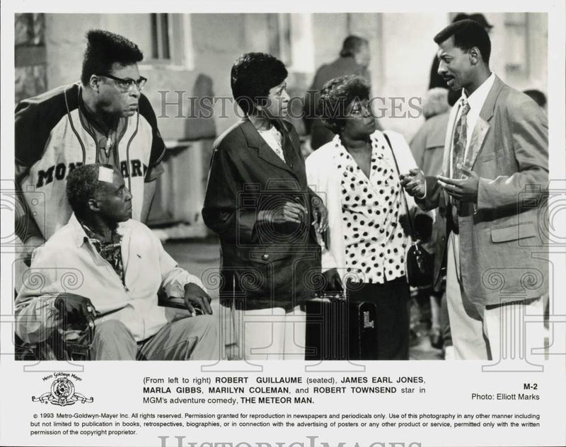 Load image into Gallery viewer, 1993 Press Photo "The Meteor Man" Movie Scene - srp16737
