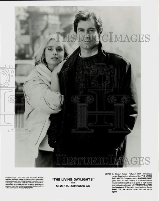 1987 Press Photo Maryam d'Abo & Timothy Dalton in "The Living Daylights"- Historic Images