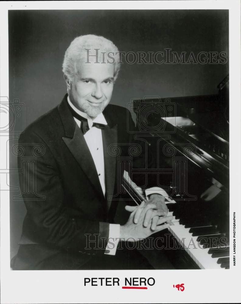 Load image into Gallery viewer, 1995 Press Photo Pianist Peter Nero - srp25227
