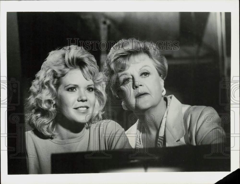 1986 Press Photo Angela Lansbury, Christopher Norris on &quot;Murder, She Wrote&quot;- Historic Images