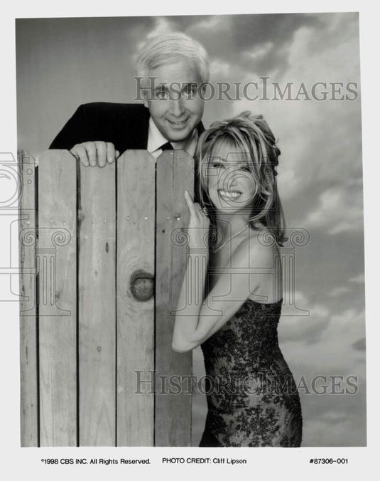 1998 Press Photo Peter Funt, Suzanne Somers Co-Host "Candid Camera" - srp30569
