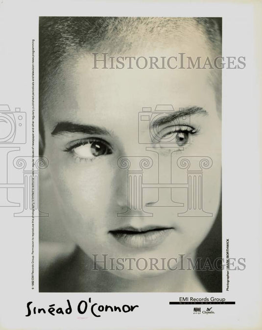 1992 Press Photo Singer Sinead O'Connor - srp36690- Historic Images