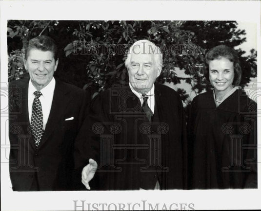 1981 Press Photo President Reagan/Justice Burger/Justice O'Connor after Oath, DC- Historic Images