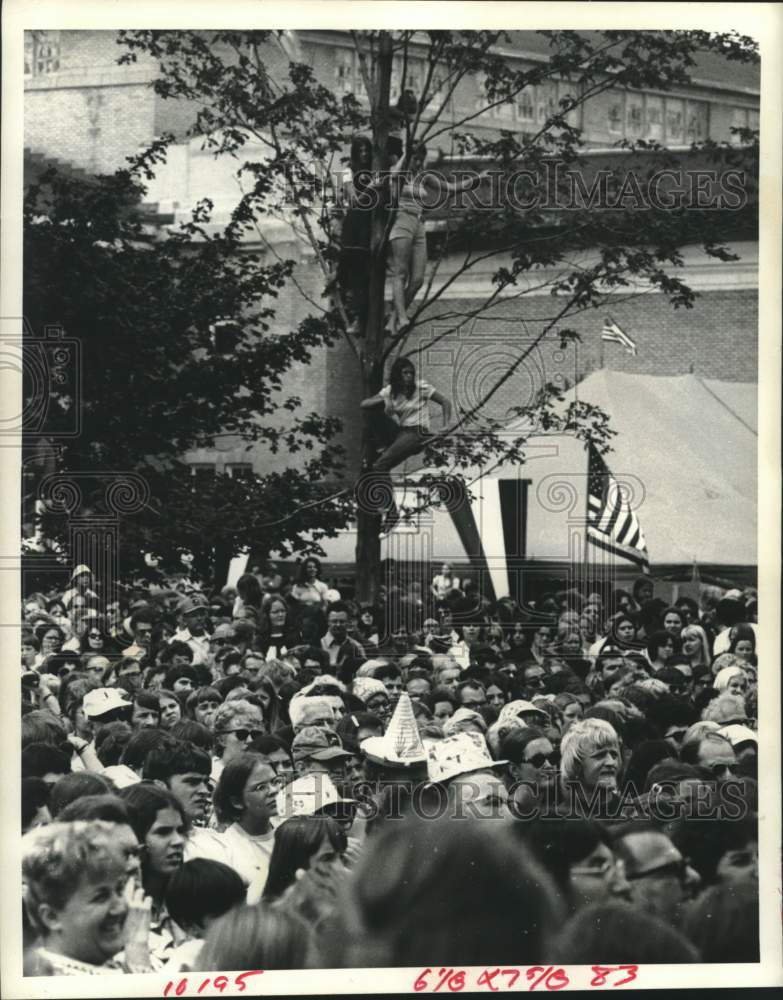 1974 Press Photo Crowd of Attendees at New York State Fair Show - sya01861