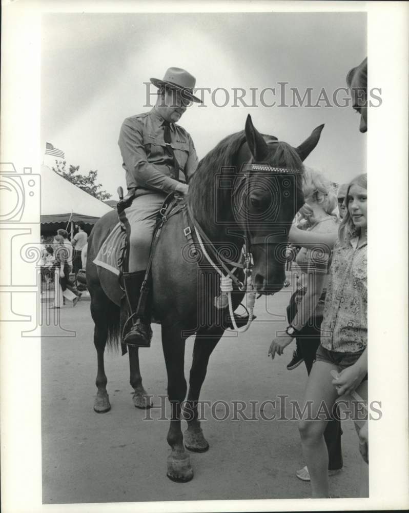 1974 Press Photo State Police Officer on Horse at New York State Fair- Historic Images