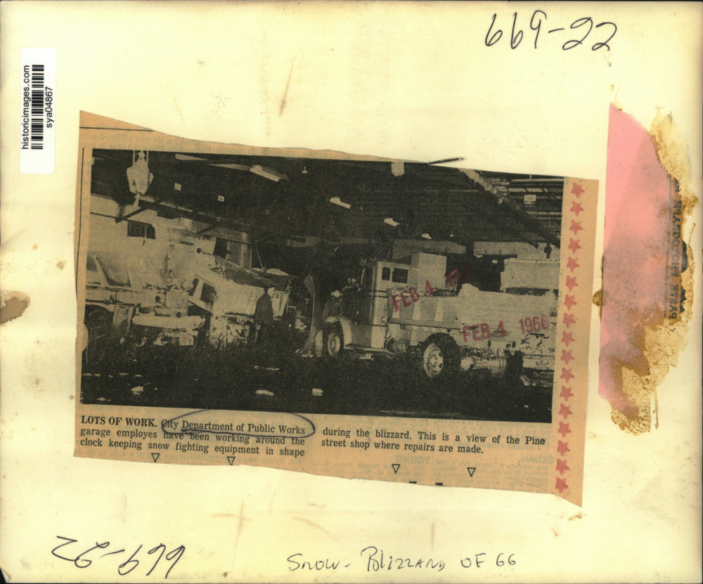 1966 Press Photo City Public Works Blizzard Equipment at Pine Street Garage