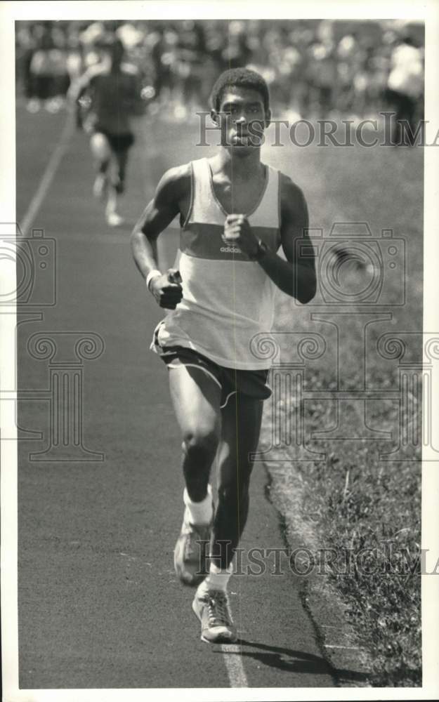 1986 Press Photo Terrance Chandler at Sunnycrest Track Special Olympics Race- Historic Images