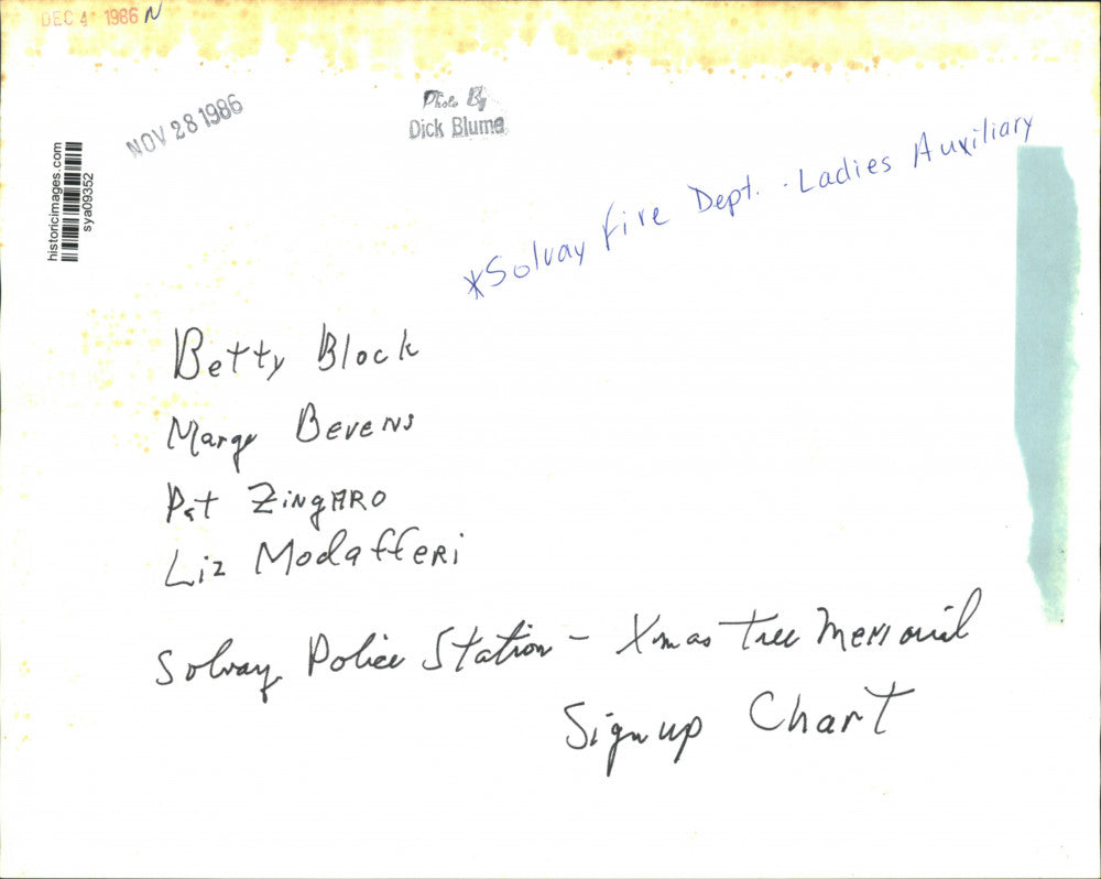 1986 Press Photo Solvay Fire Department Ladies Auxiliary at Police Station