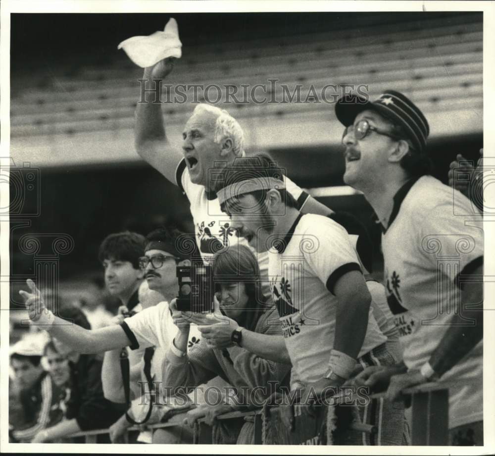 1985 Press Photo Fans Cheering at Special Olympics Event - sya09655- Historic Images