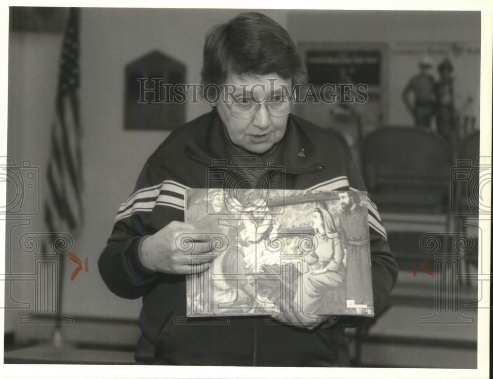 1988 Press Photo Jeanne Schaufelberg Teaches Store of Baby Jesus - sya09856
