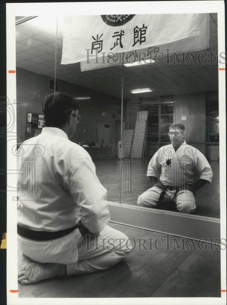 Press Photo Thomas Ravesi Jr. at Martial Arts Dojo - sya10618- Historic Images