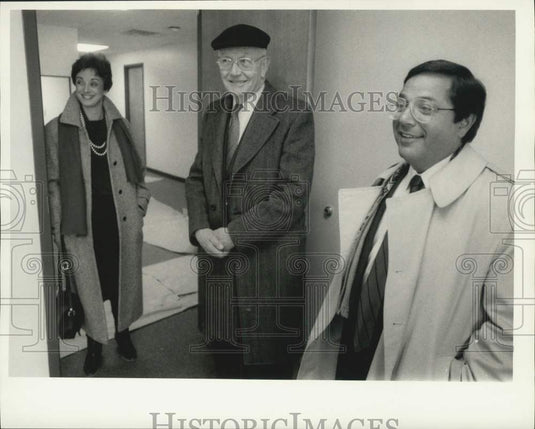 1986 Press Photo Sam Williams and Peat Marwick Executives at Incubator Center