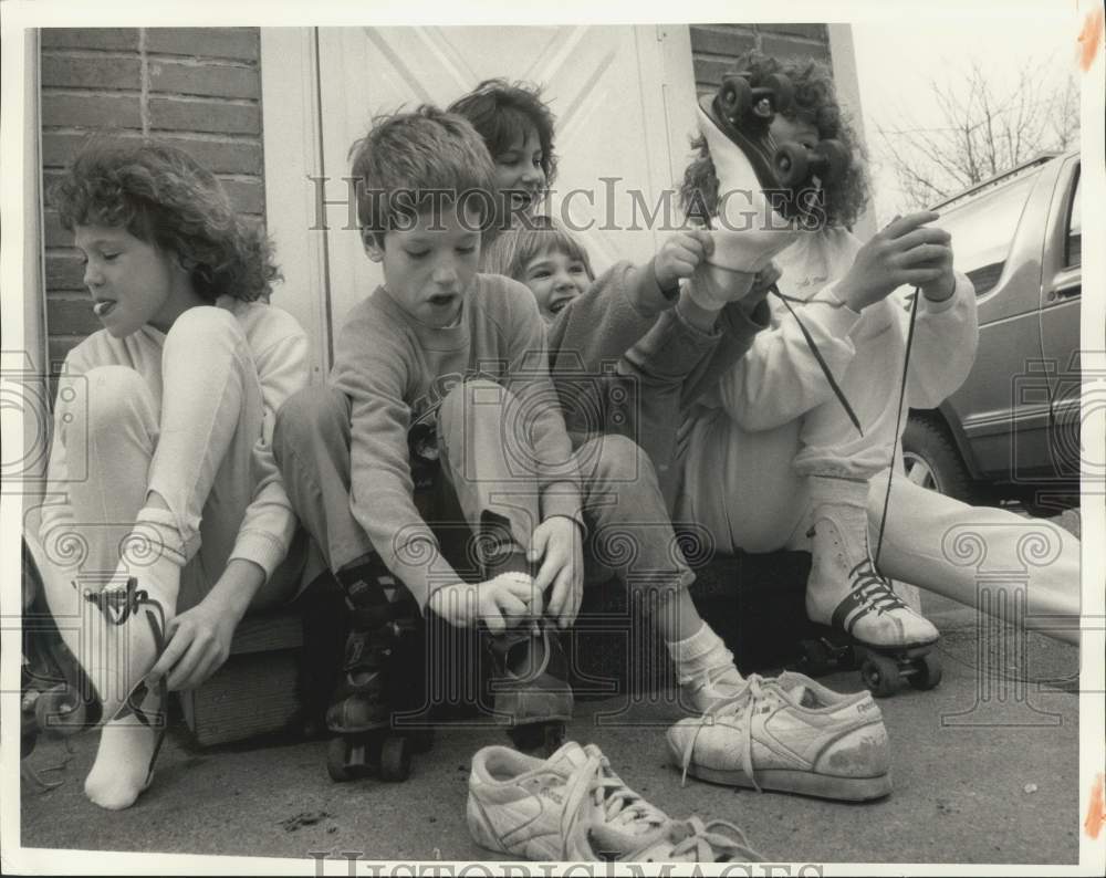 Press Photo Children Roller Skating on Swift Avenue in Auburn New York- Historic Images