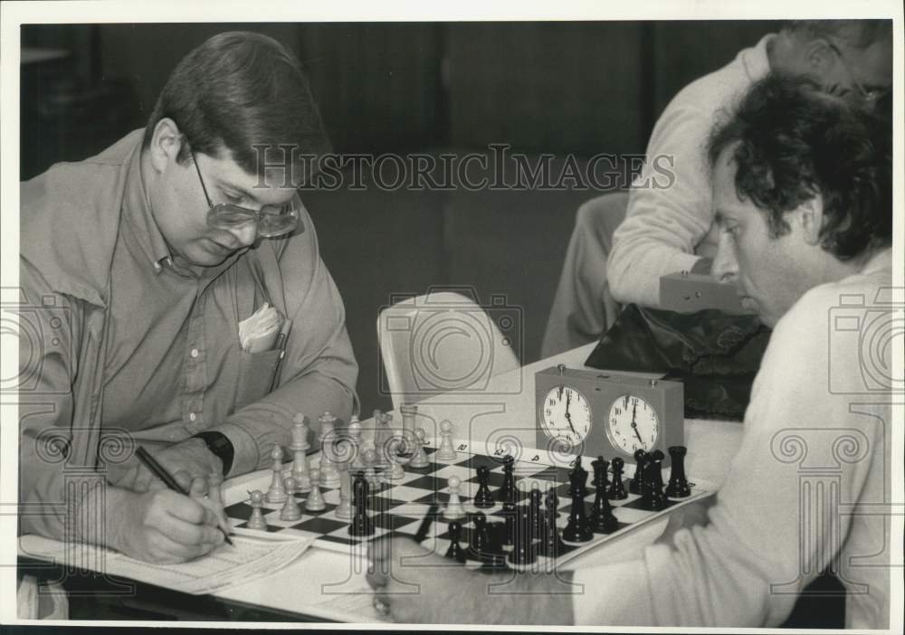 1986 Press Photo Jim Cox, Syracuse Chess Club Member at Merchant Bank Match- Historic Images