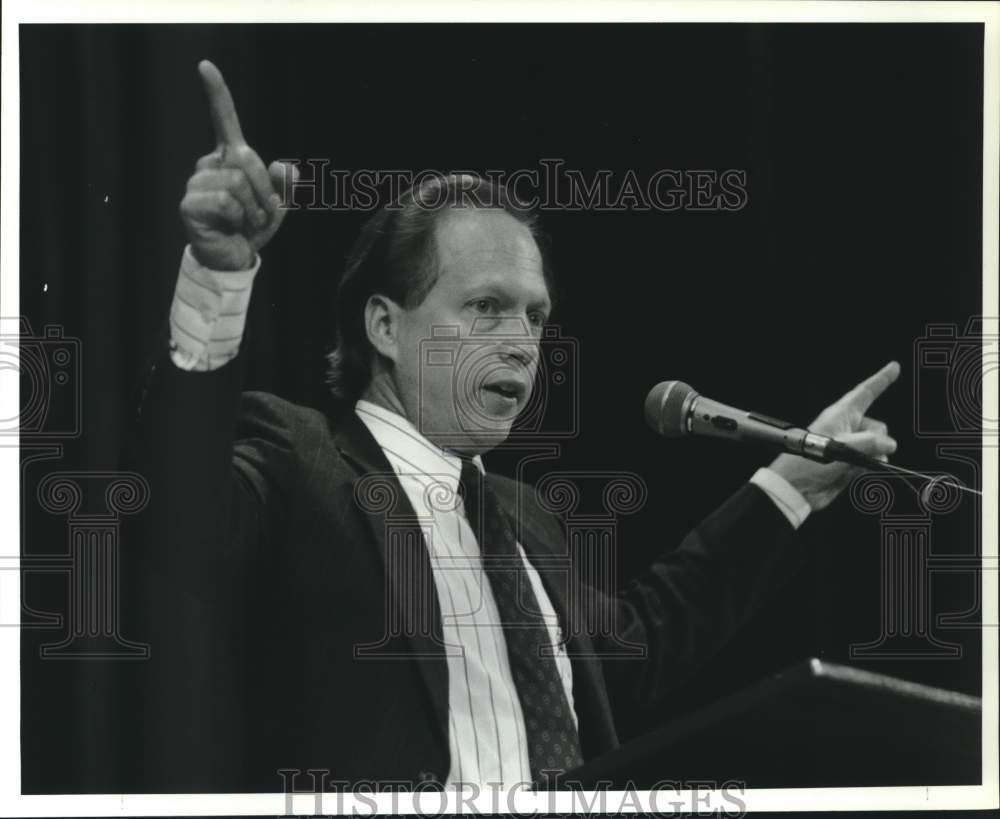 1991 Press Photo Ron Rouse of Health Department at Fowler High School Auditorium- Historic Images