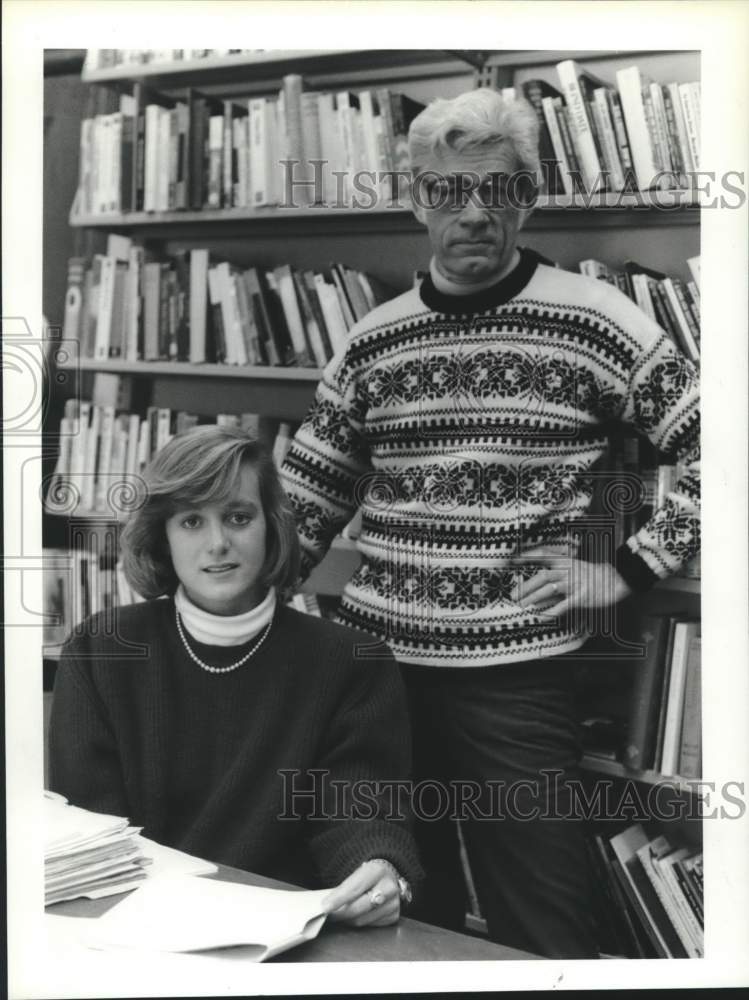 1990 Press Photo St. Laurence University Professor Don Makosky with Student- Historic Images