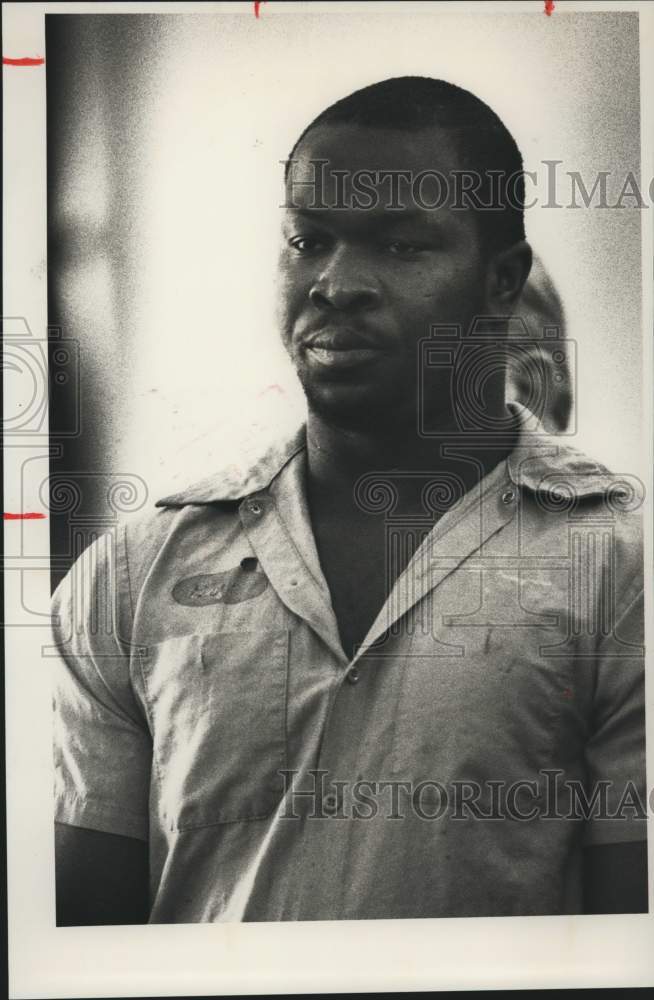 1990 Press Photo Carlton Lewis at Murder Trial Sentencing at Court - sya16477