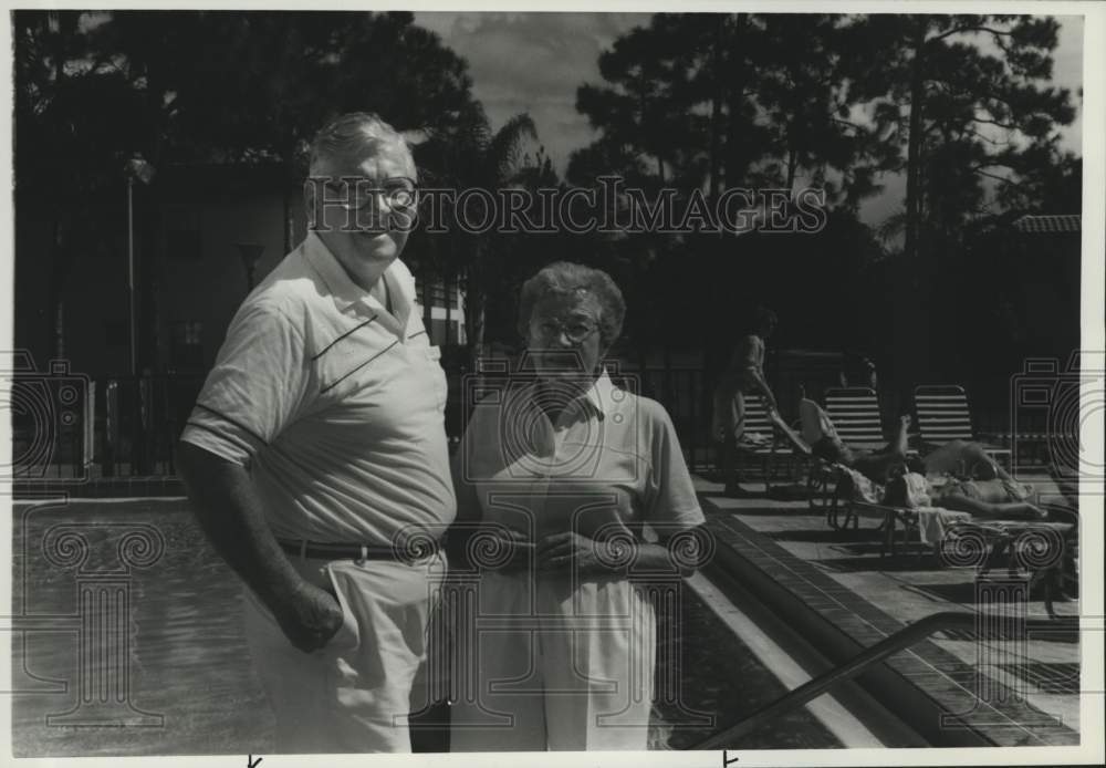 Press Photo Leo Hopkins and Wife Helen at Florida Pool - sya16564- Historic Images