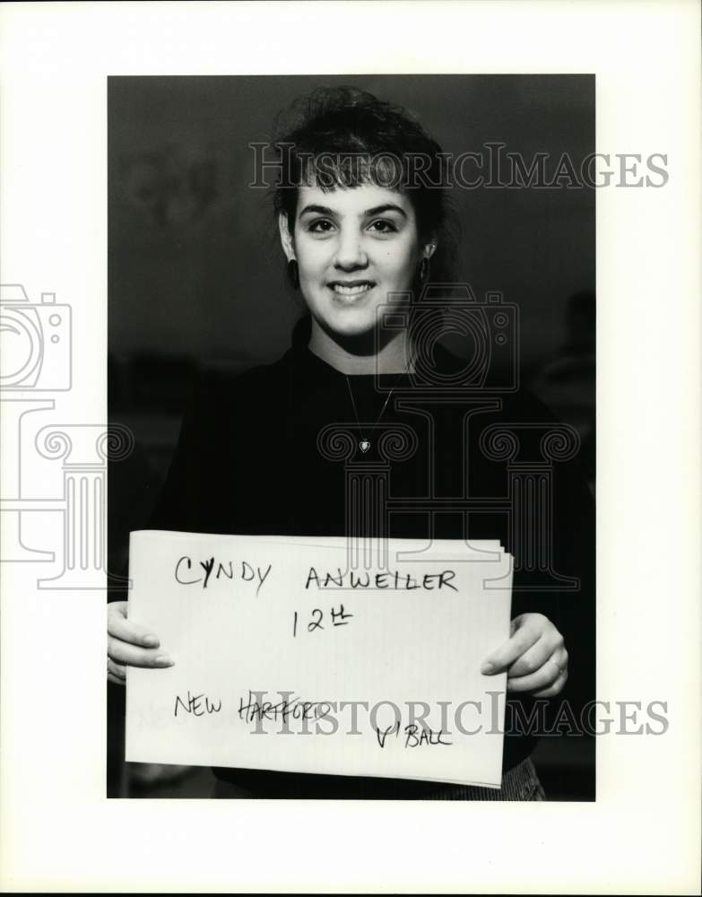 1989 Press Photo Cyndy Anweiler, New Hartford Volleyball Team Player - sya17548- Historic Images