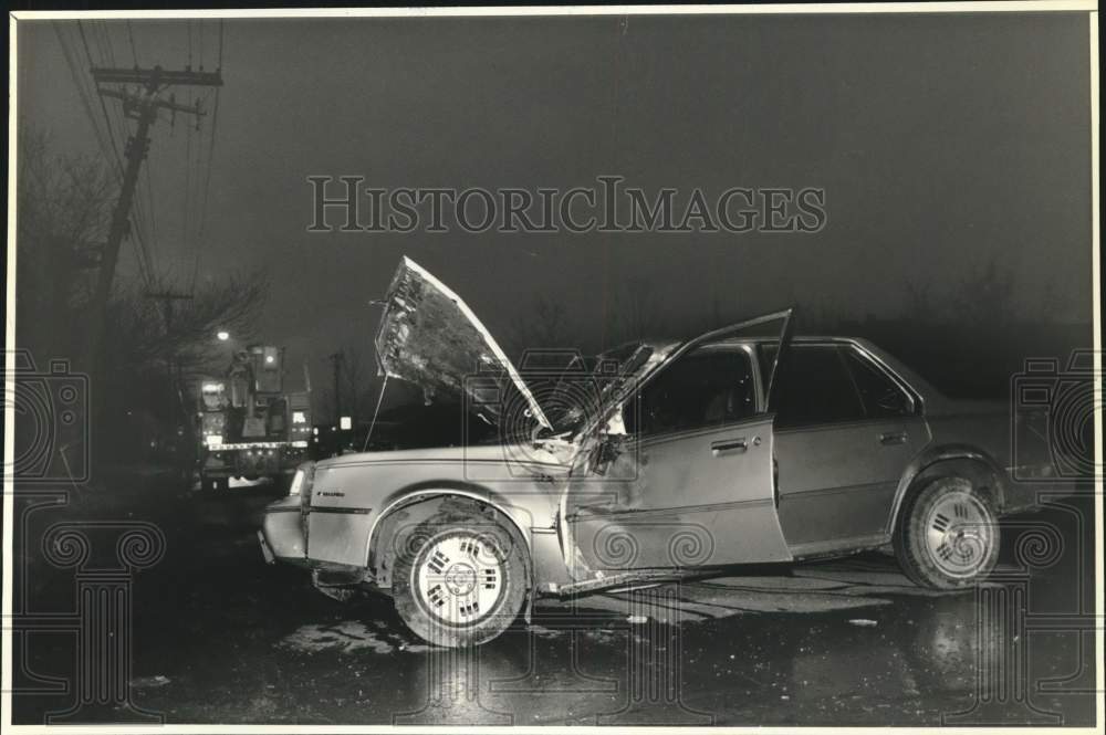 1989 Press Photo Syracuse Automobile Accident on East Fayette Street - sya18484- Historic Images