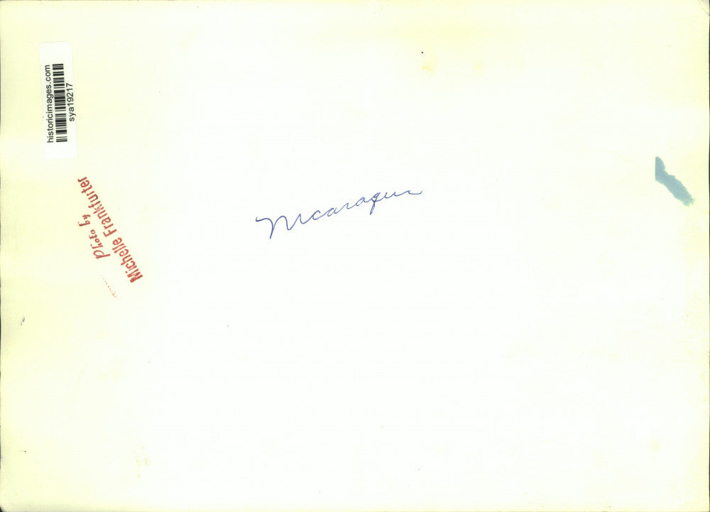 Press Photo Nicaraguan Women with Children at Housing - sya19217