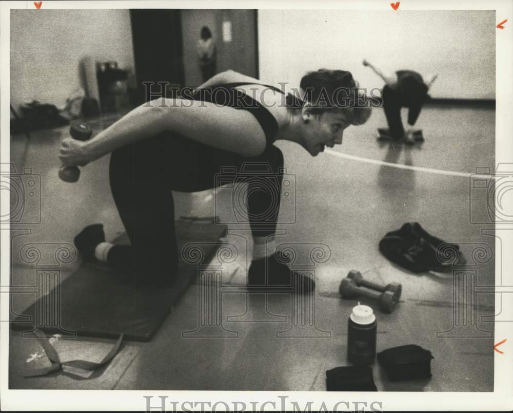 1988 Press Photo Beverly Chapman at Syracuse Community Center Aerobics Program- Historic Images