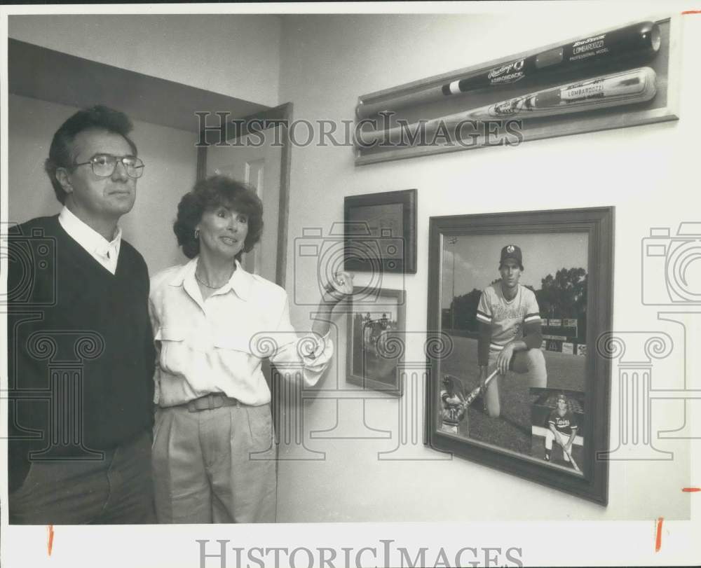 1987 Press Photo Nancy and Stephen Lombardozzi with Twins Baseball Memorabilia- Historic Images