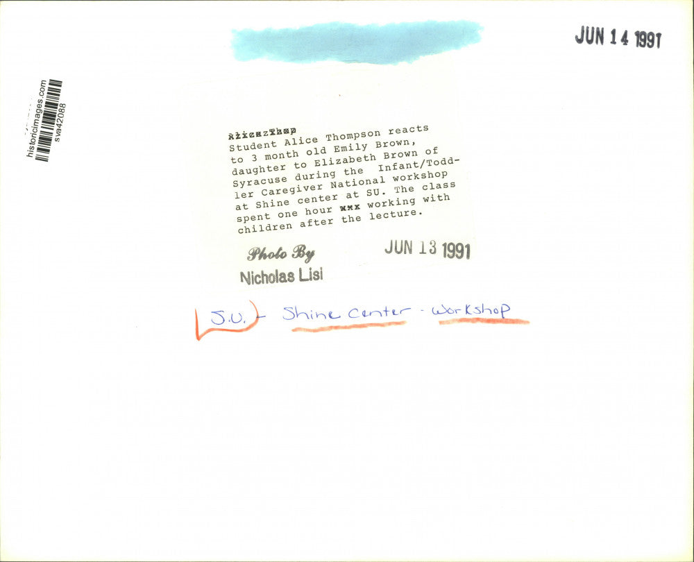 1991 Press Photo Alice Thompson with Baby Emily Brown at Syracuse University