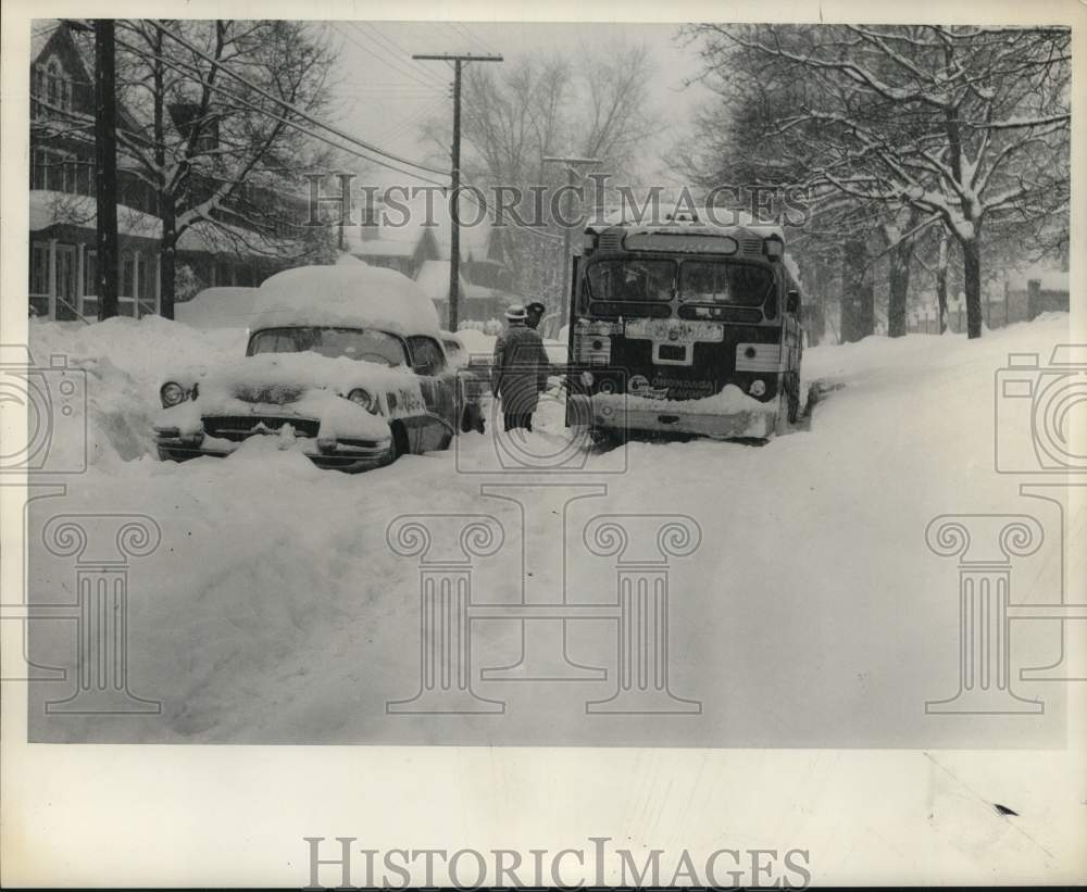 1961 Press Photo Snowy weather blocked Court Street near Grant Boulevard- Historic Images