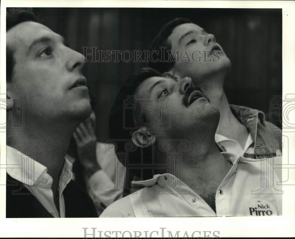 1987 Press Photo Nick Longo with Pirro Supporters at Election Headquarters- Historic Images