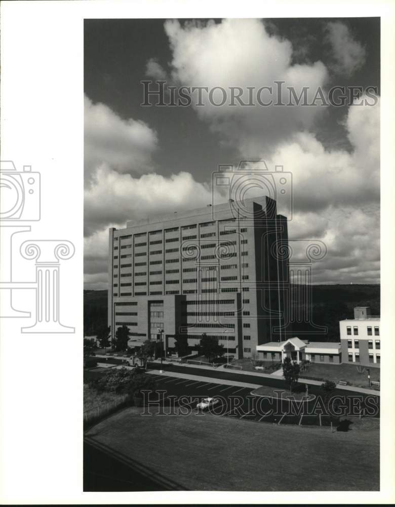 1991 Press Photo Loretto Geriatrics Center as seen from the 481 South Off Ramp- Historic Images