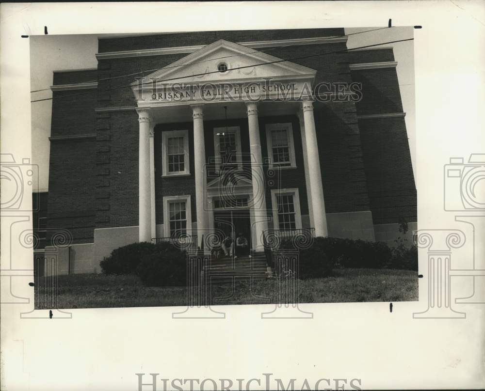 1983 Press Photo Oriskany Falls High School Building Front Entrance - sya52746- Historic Images