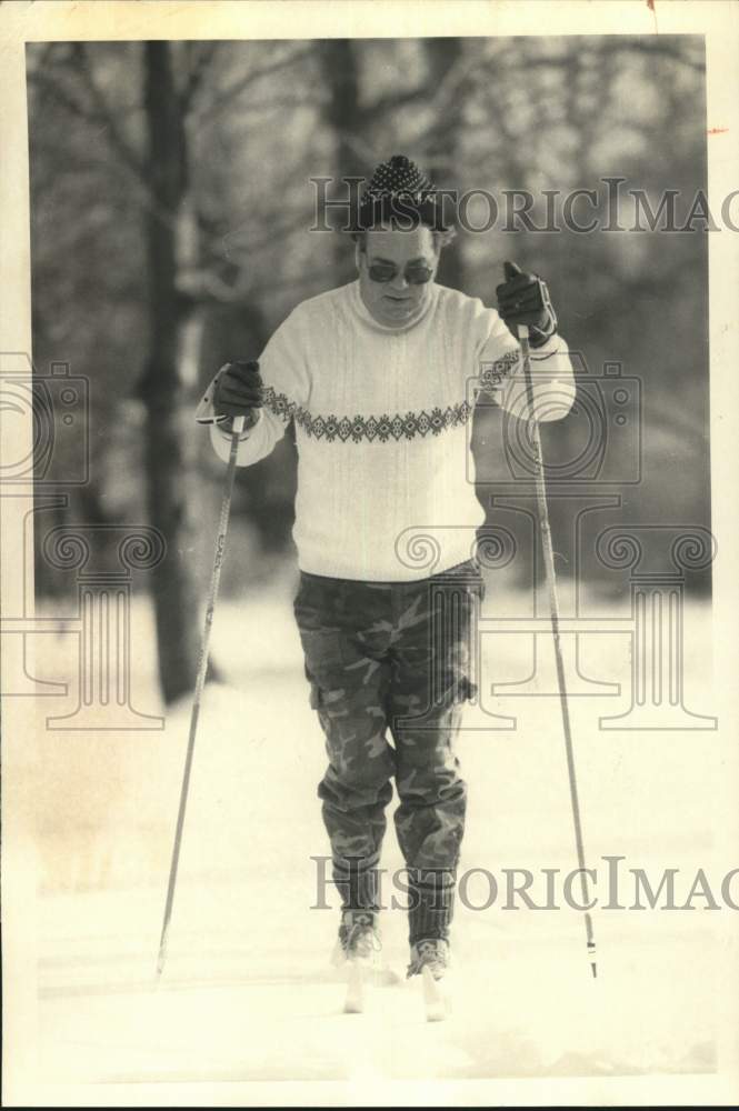 1985 Press Photo Skier in Portrait - sya61532- Historic Images