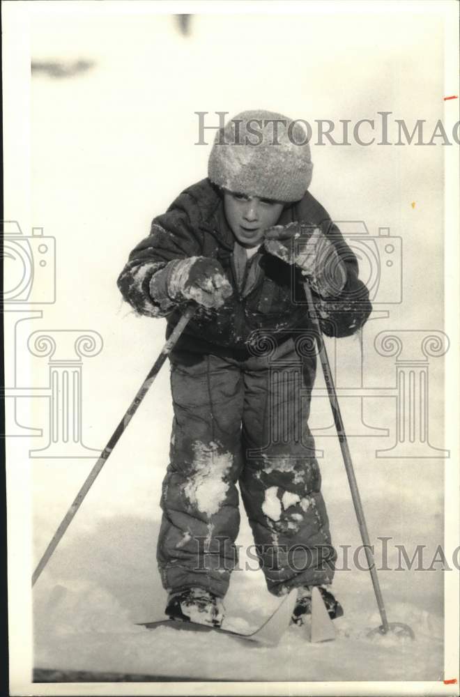 1988 Press Photo Eric Drake Skiing at Onondaga Park Hill - sya61536- Historic Images
