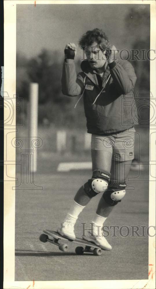 1985 Press Photo Fred Hickey Completes a 360 on Skateboard - sya62546- Historic Images