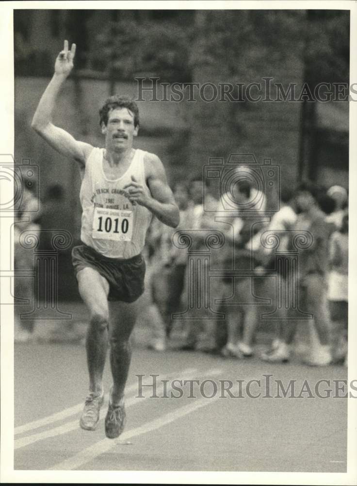 1985 Press Photo James O&#39;Connell, The Winner of Track Race - sya62621- Historic Images