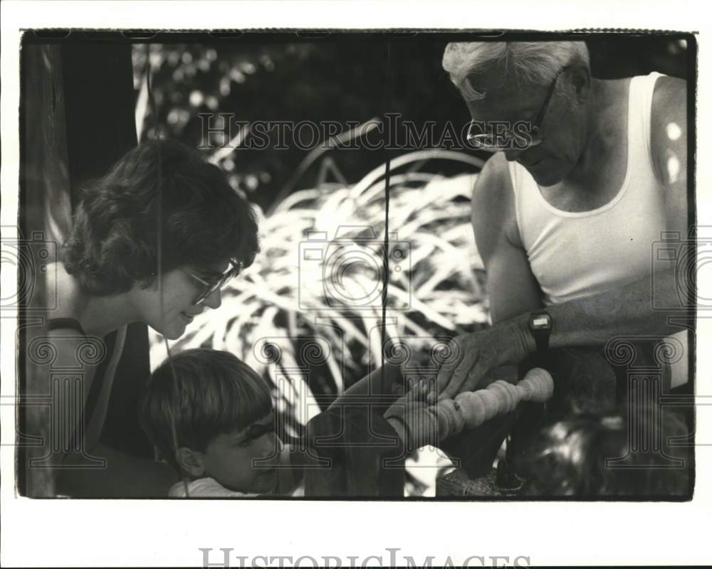 1986 Press Photo Wood Lathe Operator Bill Ralph at Cornell Plantations Kids Day- Historic Images
