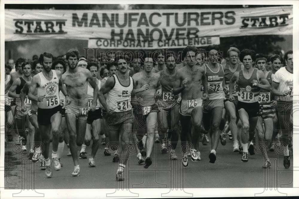 1984 Press Photo Onondaga Lake Park, Start of Corporate Challenge Race, New York- Historic Images