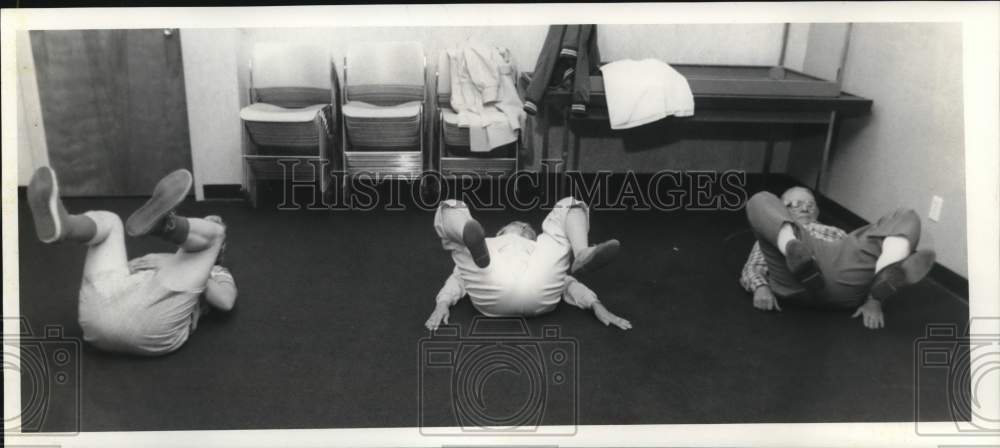 1986 Press Photo Patients of Syracuse Community Health Center in Exercise Class- Historic Images