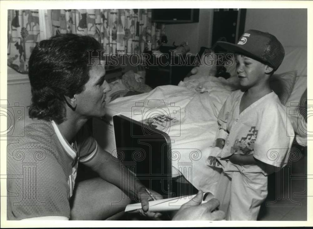 1988 Press Photo Chiefs' Jack O'Connor visits the Upstate Medical Center Patient- Historic Images