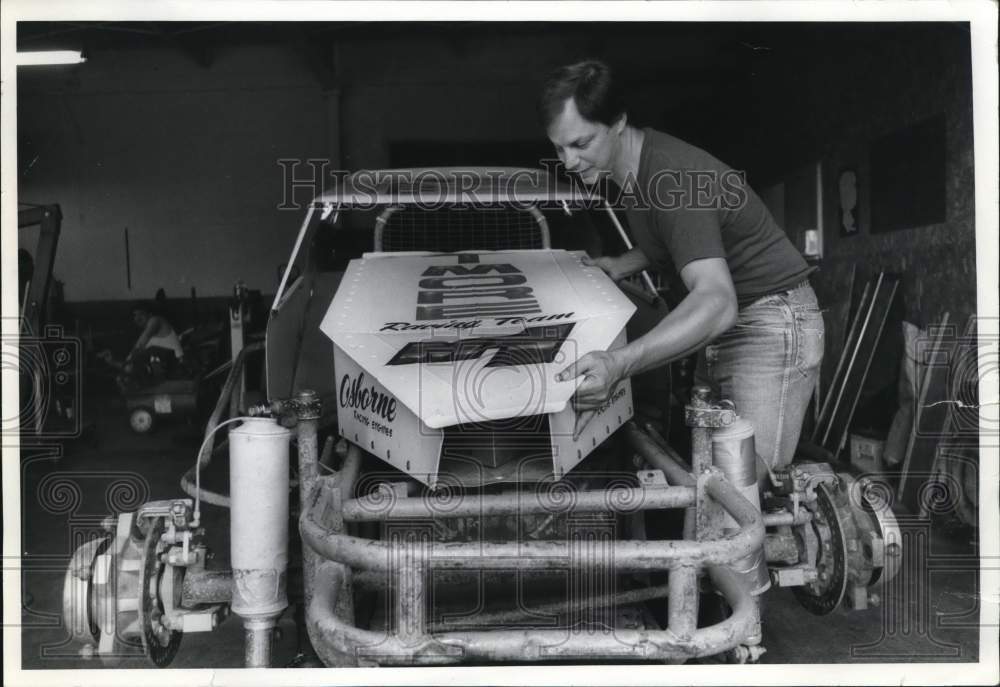 Press Photo Donnie Wetmore of Weedsport, New York Building Race Car - sya65592- Historic Images