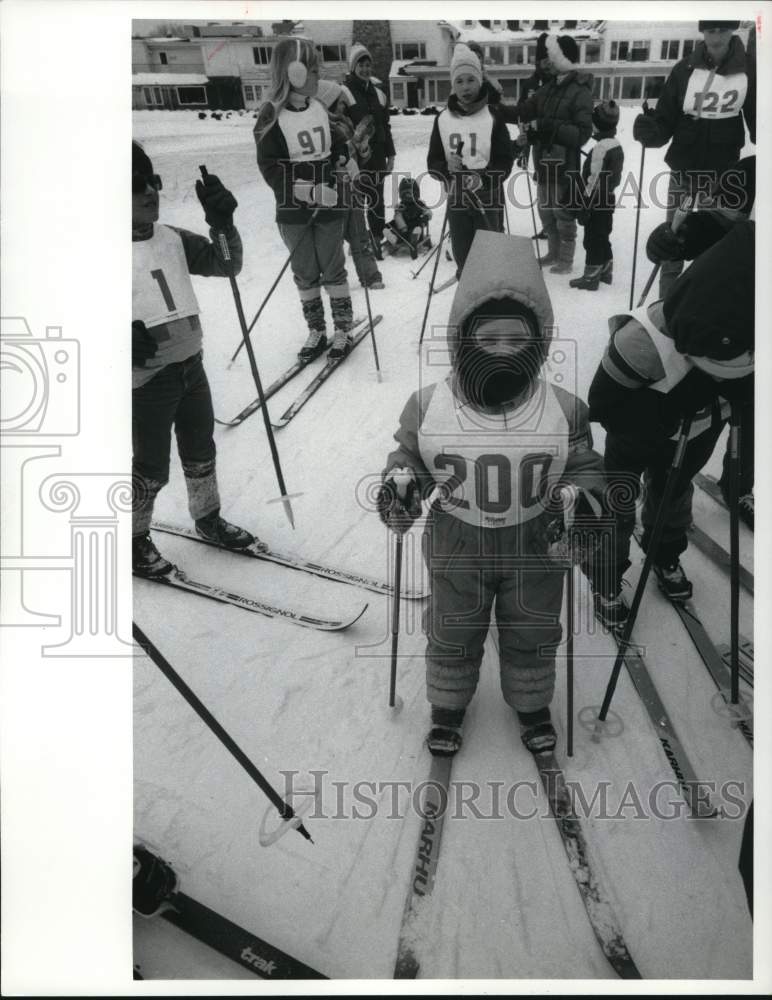 1986 Press Photo Sarah Cheney Cross Country Skiing at Drumlins Ski Race- Historic Images