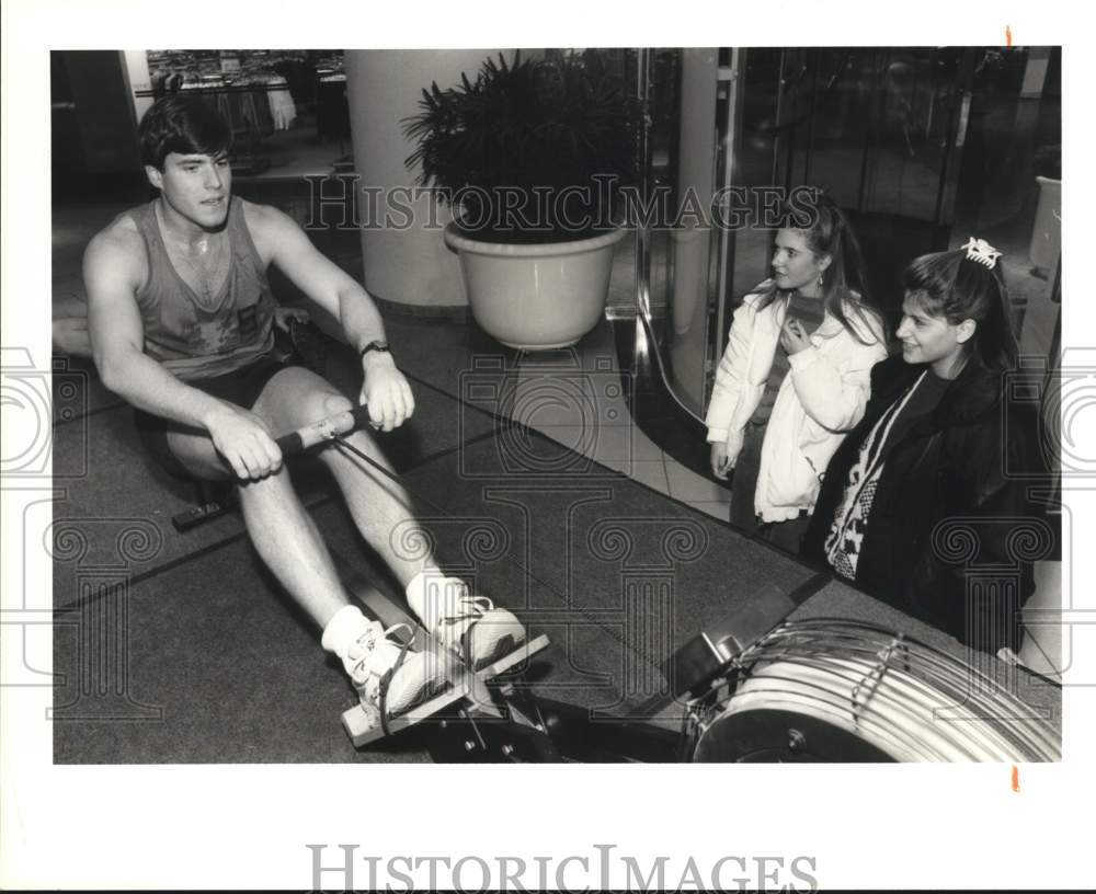 1990 Press Photo Students watch Row-a-thon by Syracuse University Crew- Historic Images