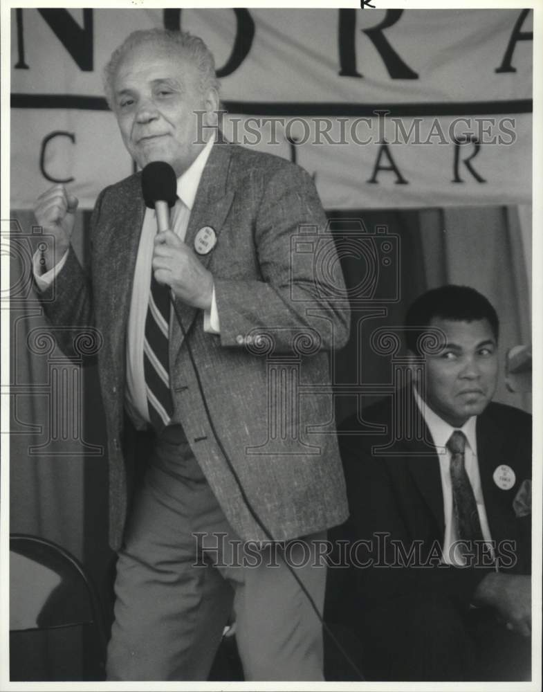 1990 Press Photo Speaker Jake LaMotta with Muhammad Ali at Event - sya69682- Historic Images